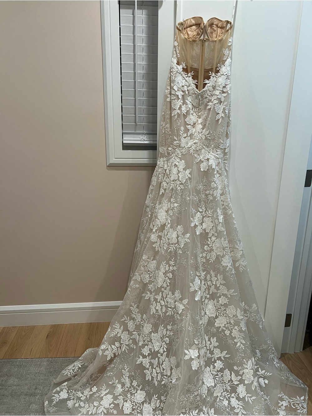 Berta wedding dress with detachable sleeves - Picture 8 of 15